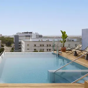 4* Hotel Nh Luz